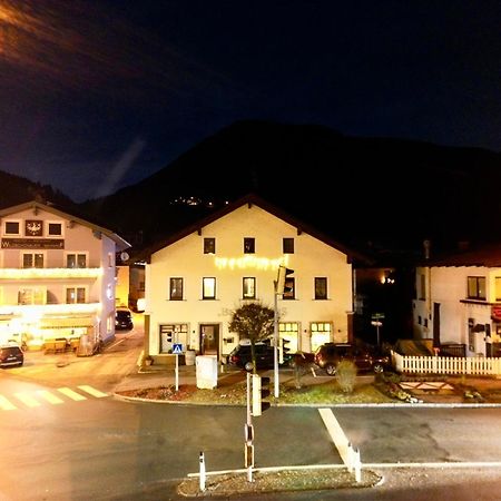 Bed & Rooms, Woergl Exterior photo