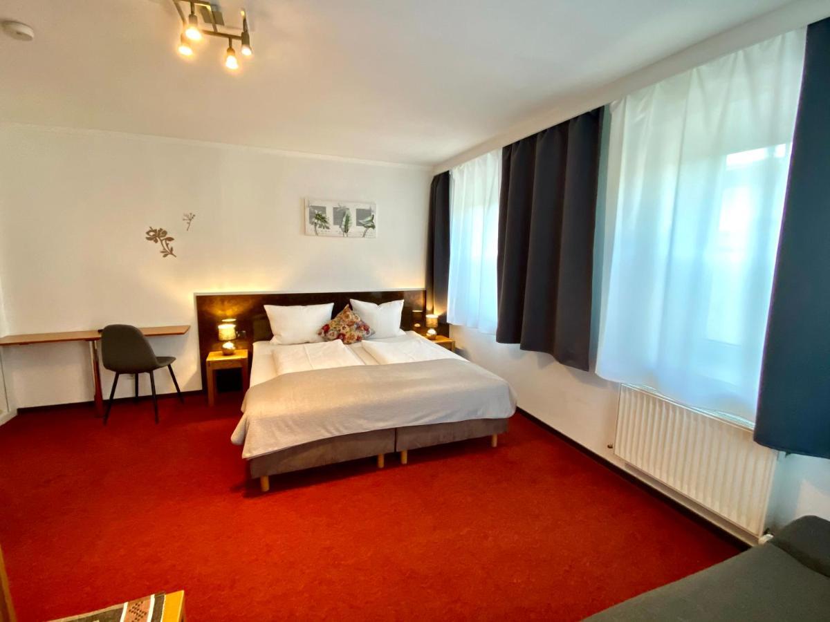 Bed & Rooms, Woergl Exterior photo