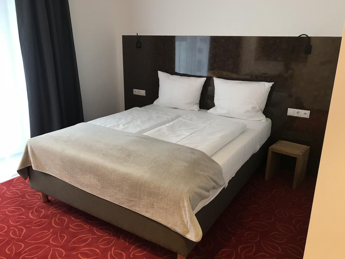 Bed & Rooms, Woergl Exterior photo